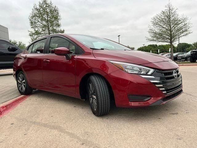 Used 2025 Nissan Versa SV FWD image 2