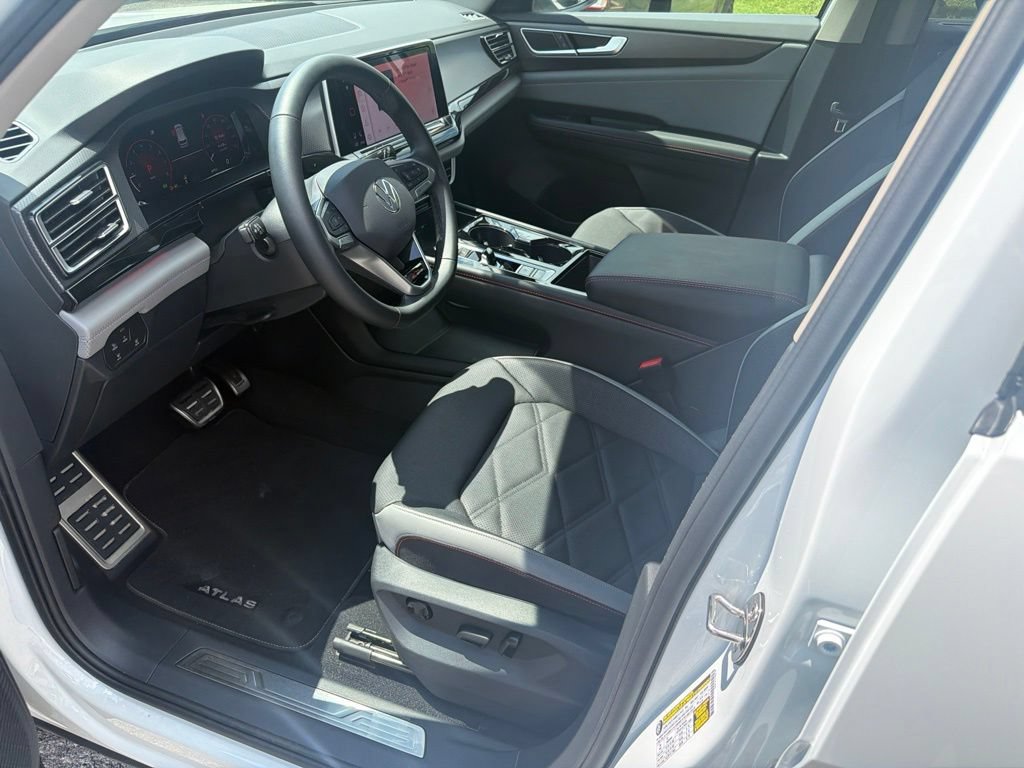Used 2026 Volkswagen Atlas Peak Edition AWD/4WD image 15