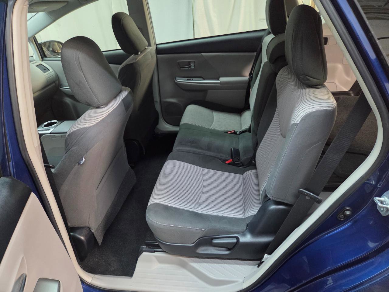 Used 2017 Toyota Prius V Three image 16