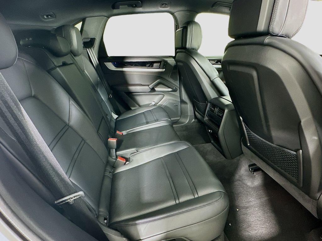 New 2024 Porsche Cayenne image 29