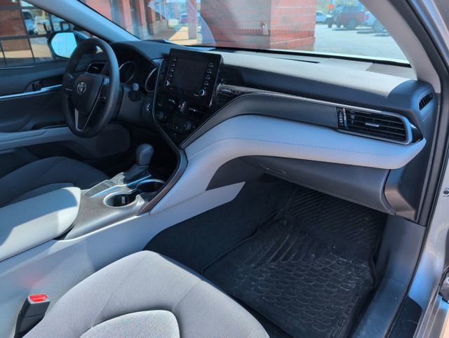 Used 2024 Toyota Camry LE w/ Convenience Package image 18