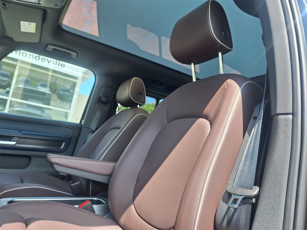 New 2025 Volkswagen ID. Buzz Pro S Plus image 11