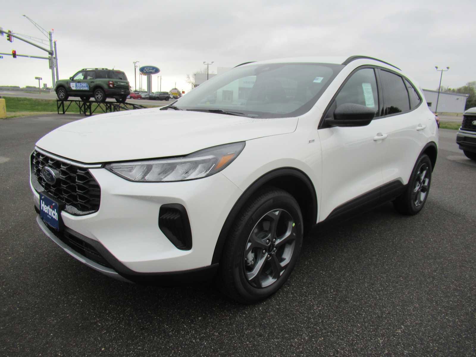 New 2025 Ford Escape ST-Line w/ Cold Weather Package