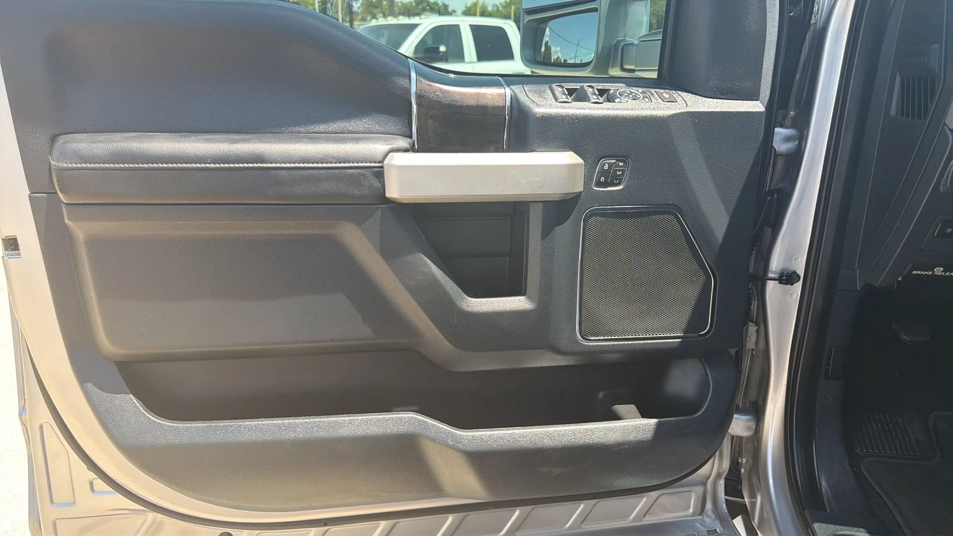 Used 2022 Ford F450 Lariat w/ Lariat Ultimate Package AWD/4WD image 12