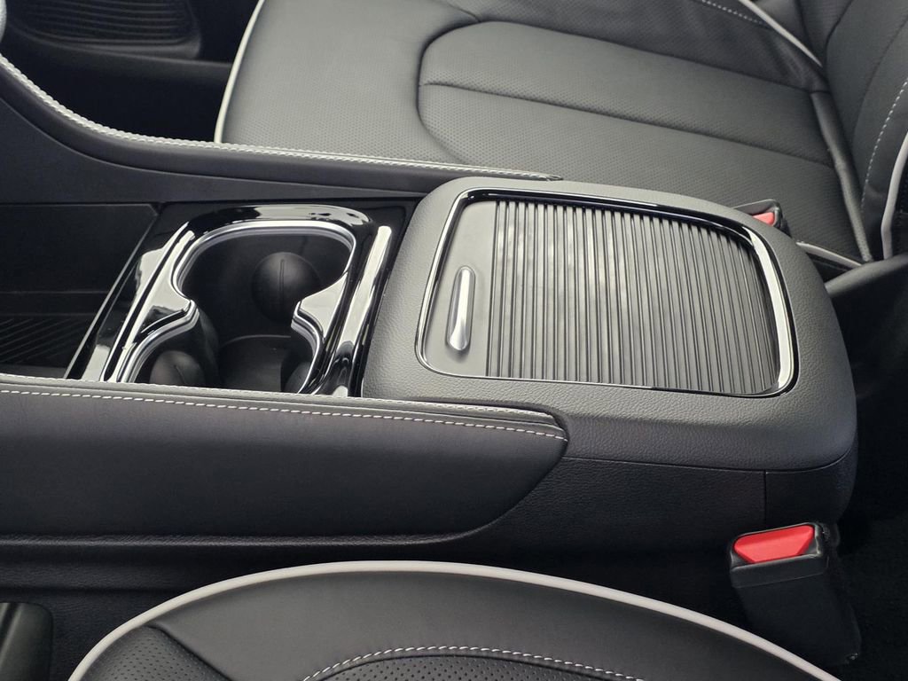 New 2026 Chrysler Pacifica Limited w/ Uconnect Theater Family Group image 9