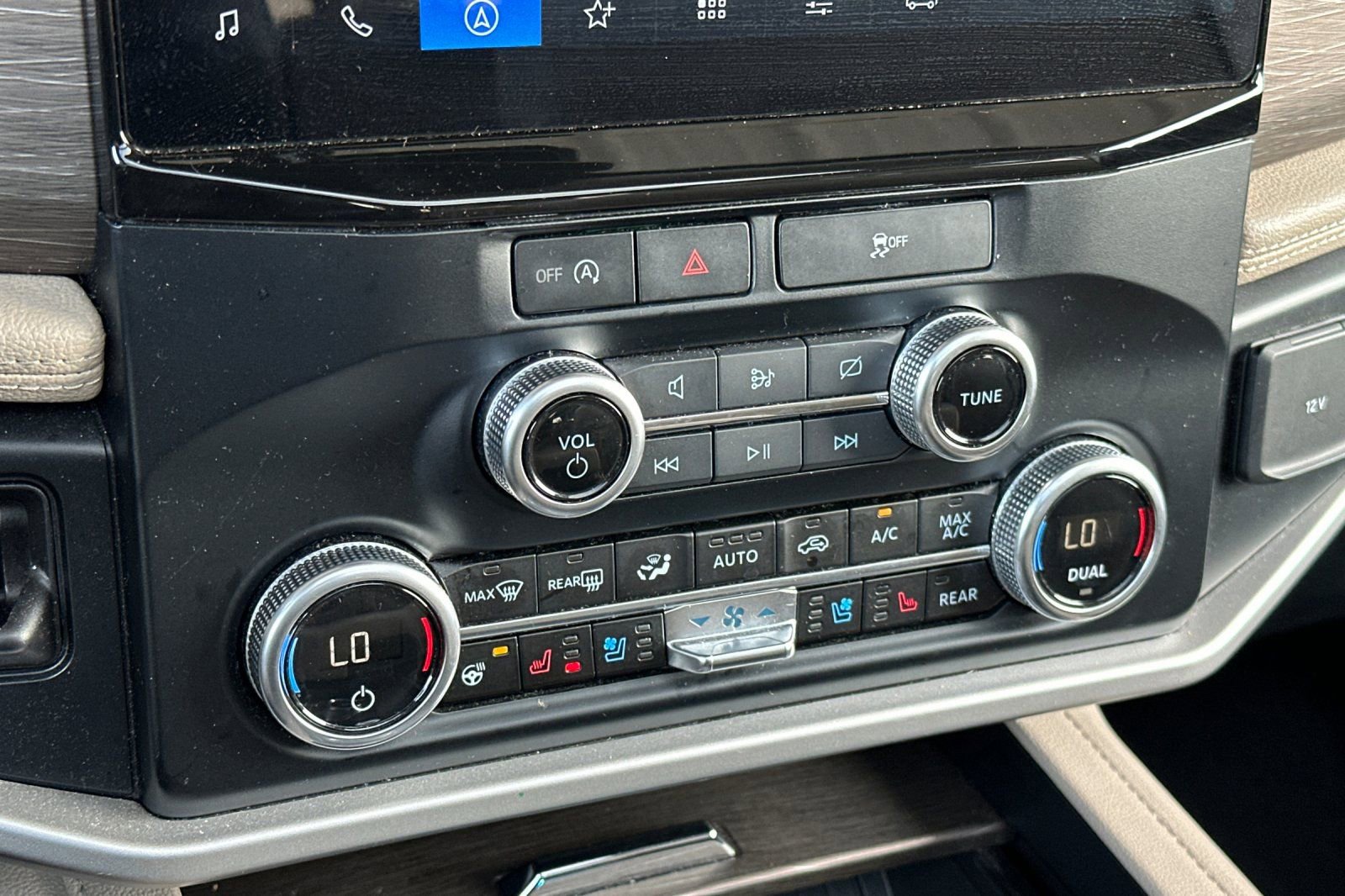 Certified 2024 Ford Expedition Max Limited image 20