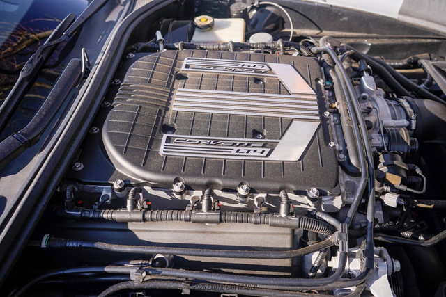Used 2015 Chevrolet Corvette Z06 w/ 3LZ Preferred Equipment Group image 27
