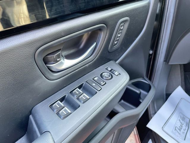 Certified 2025 Honda Pilot TrailSport image 11