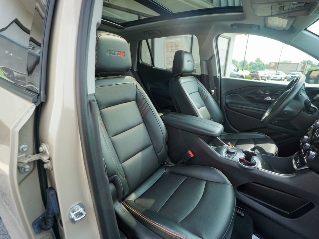 Used 2022 GMC Terrain AT4 image 31