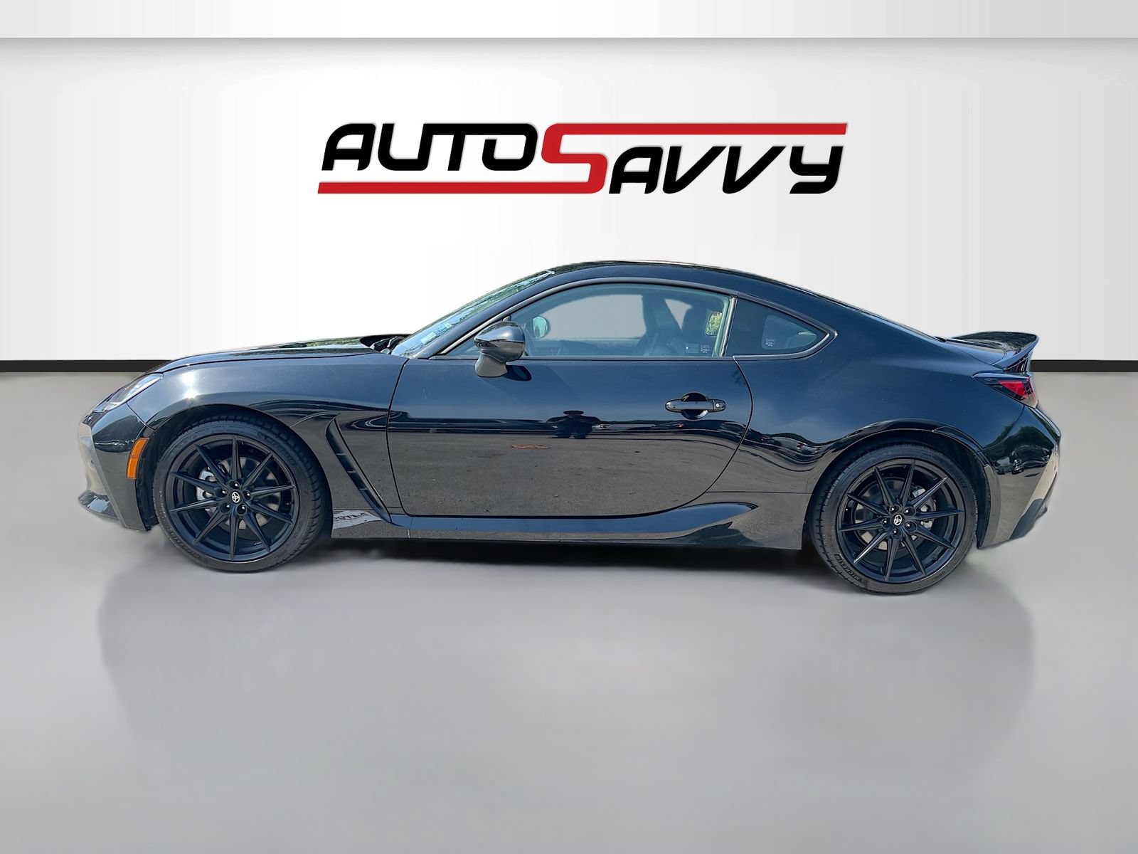 Used 2025 Toyota GR86 Premium RWD image 4