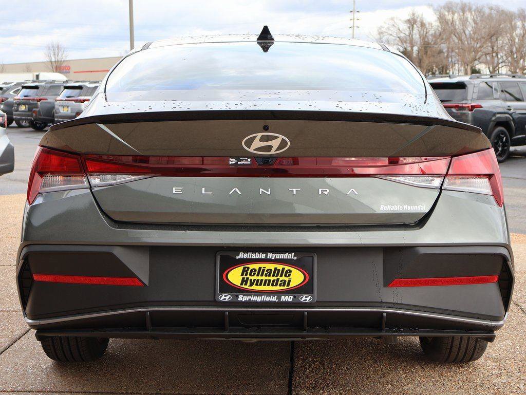 New 2026 Hyundai Elantra Sport image 5