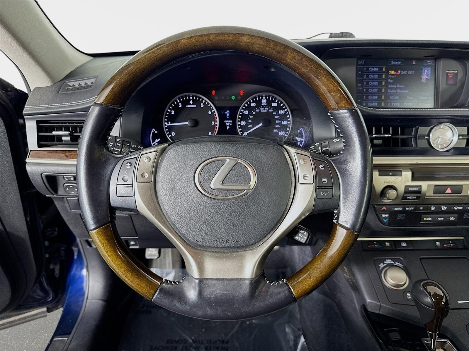 Used 2015 Lexus ES 350 350 w/ Luxury Package image 12