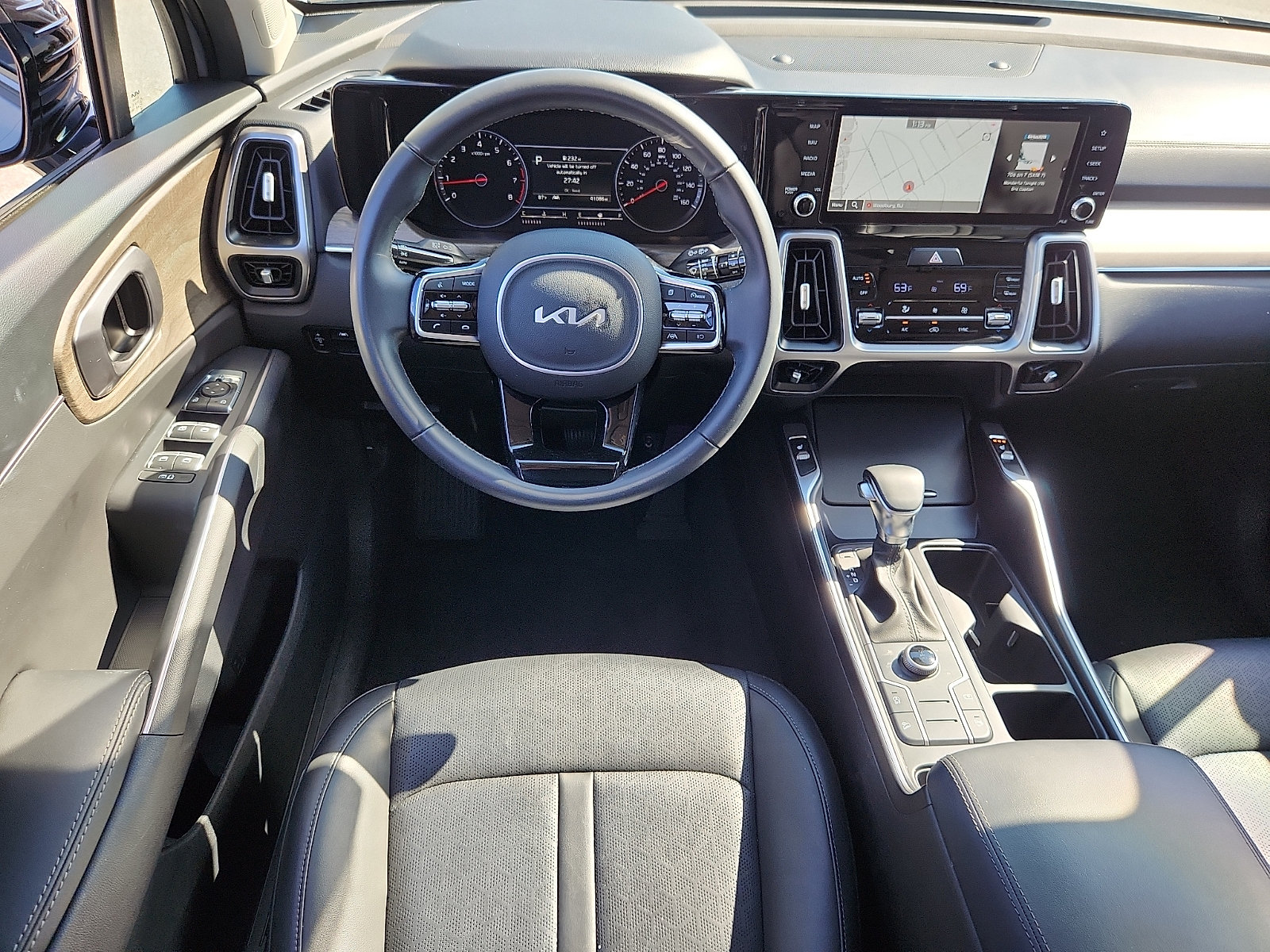 Used 2023 Kia Sorento S w/ Panoramic Sunroof Package AWD/4WD image 14