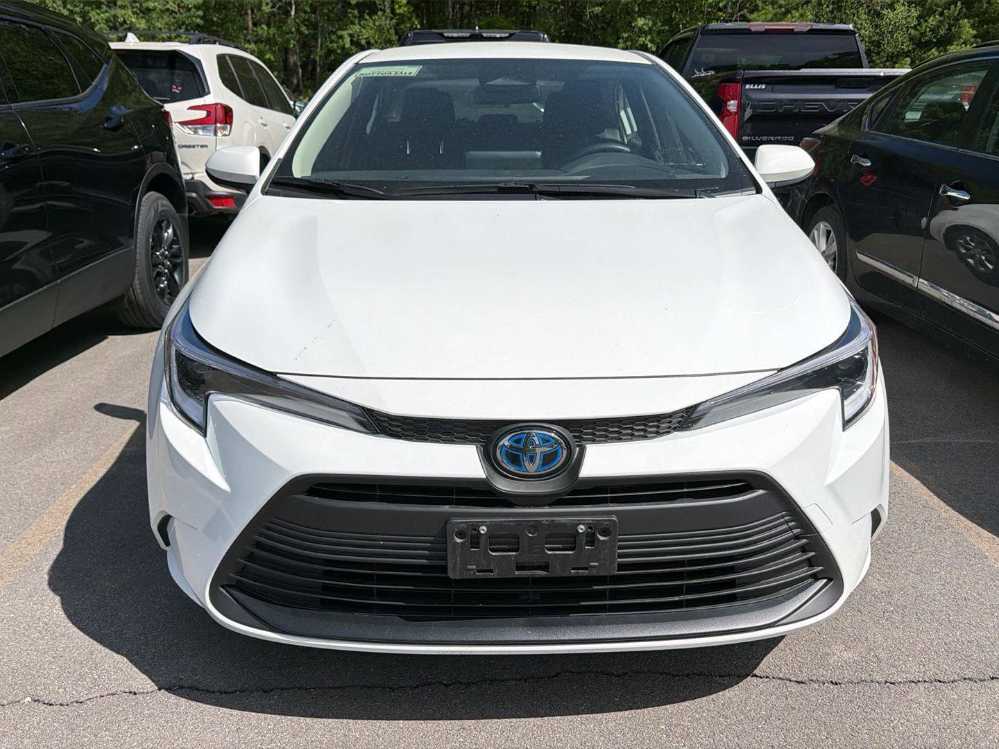 Used 2025 Toyota Corolla LE FWD image 2