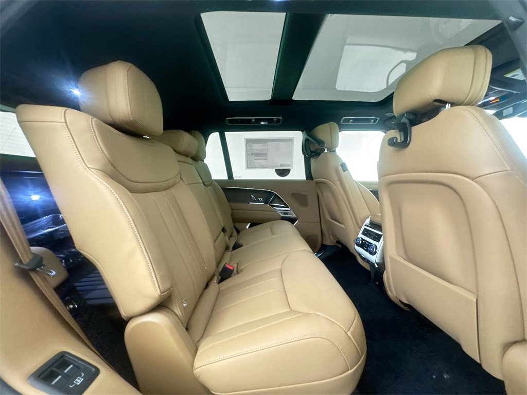 New 2026 Land Rover Range Rover Long Wheelbase SE image 27