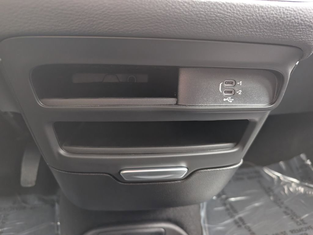 New 2026 Chrysler Pacifica Select w/ S Appearance Package image 28