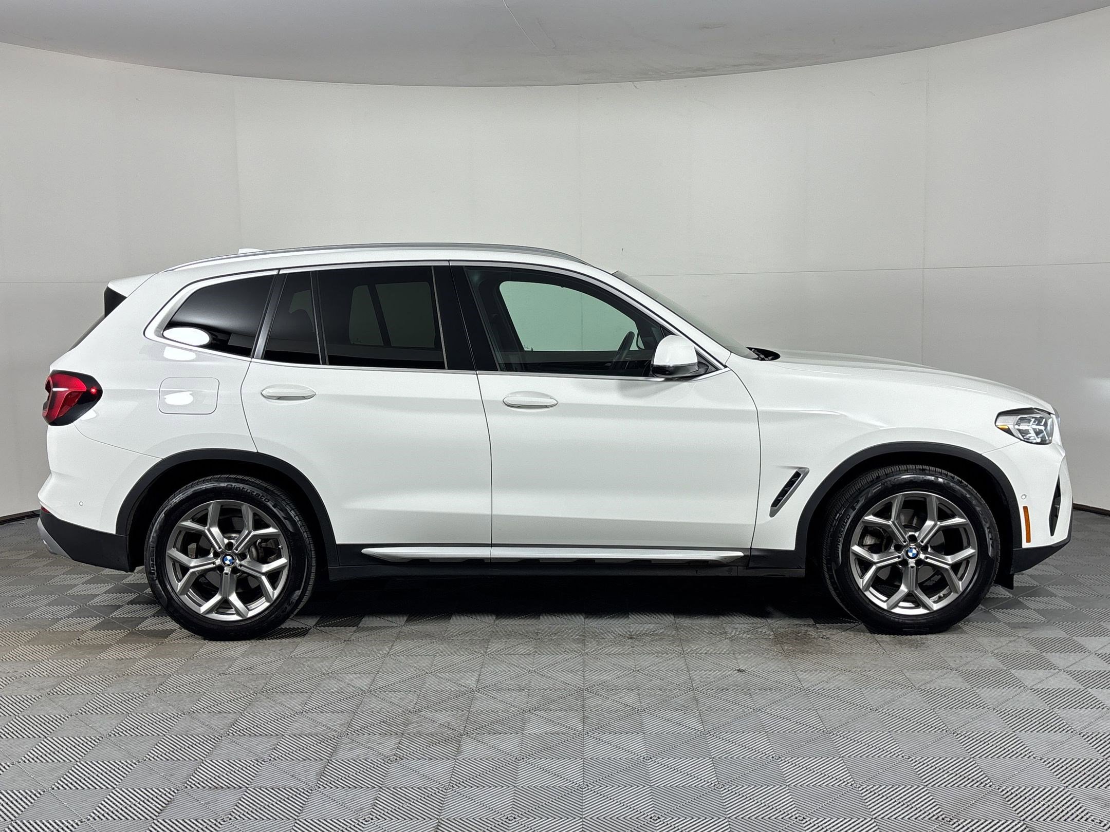 Certified 2023 BMW X3 sDrive30i w/ Convenience Package RWD image 8