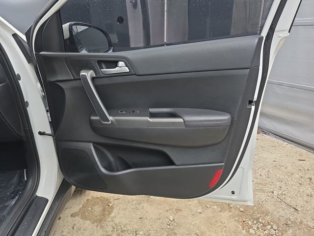 Used 2020 Kia Sportage LX FWD image 40