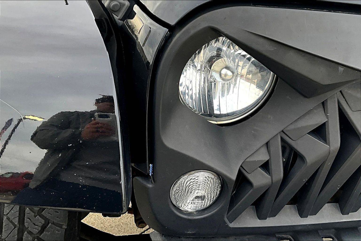 Used 2018 Jeep Wrangler Unlimited Sahara image 28