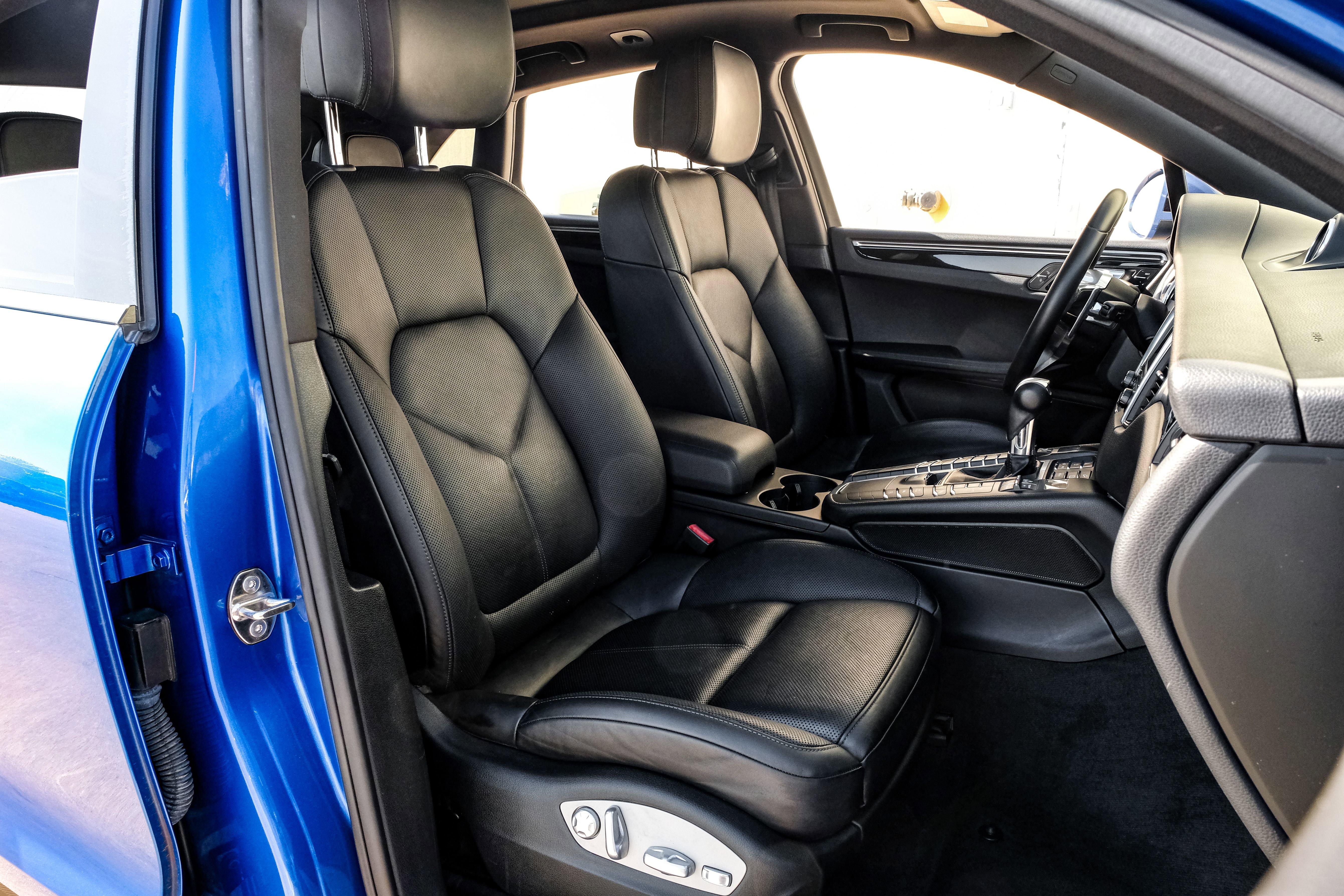 Used 2017 Porsche Macan S image 32