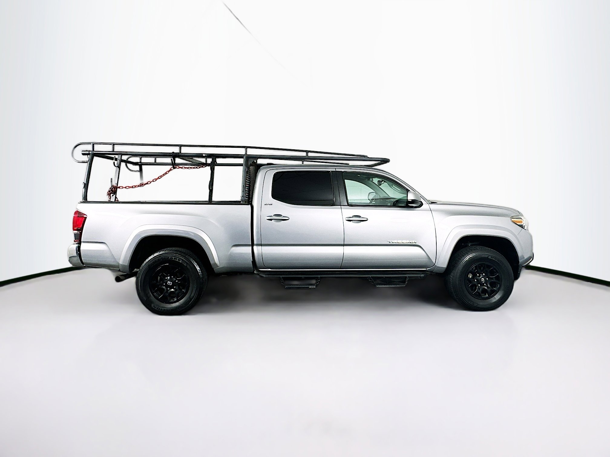 Used 2019 Toyota Tacoma SR5 RWD image 10