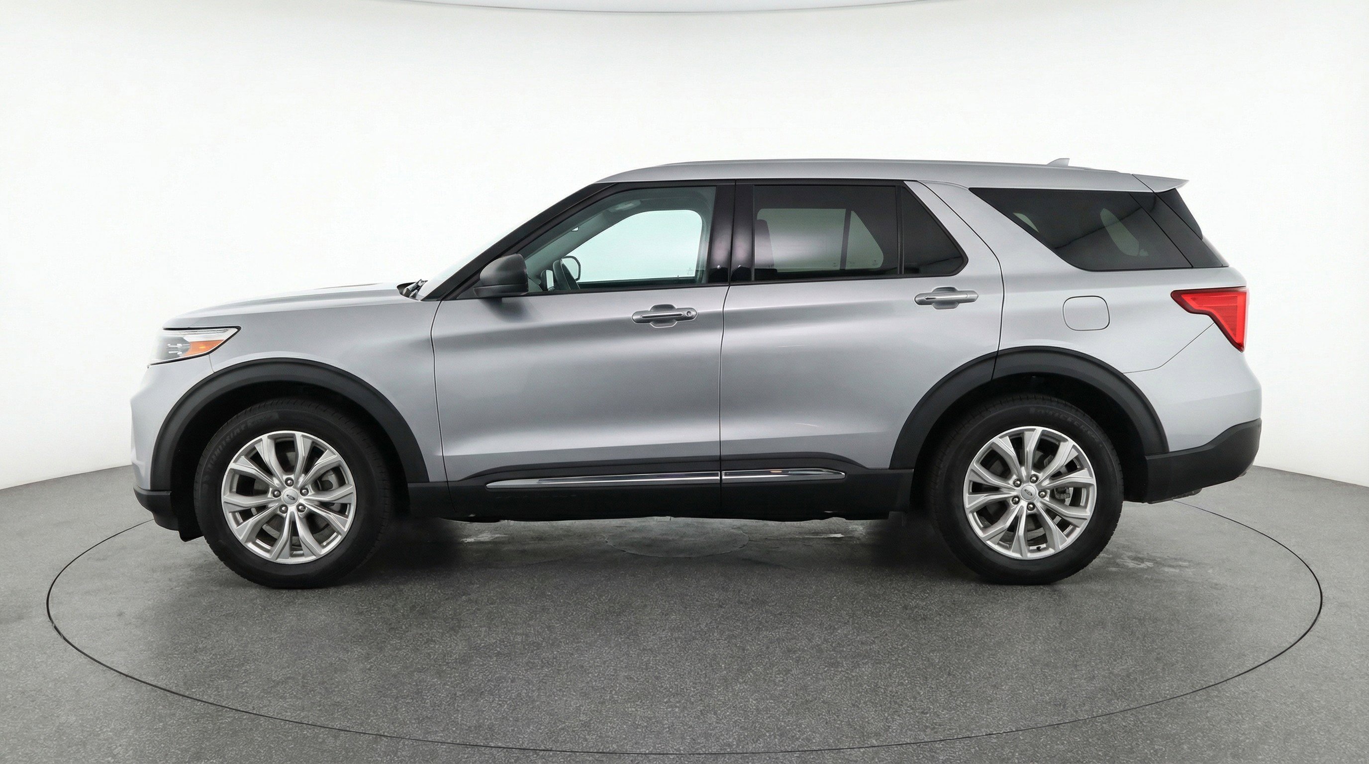 Used 2024 Ford Explorer Limited image 5
