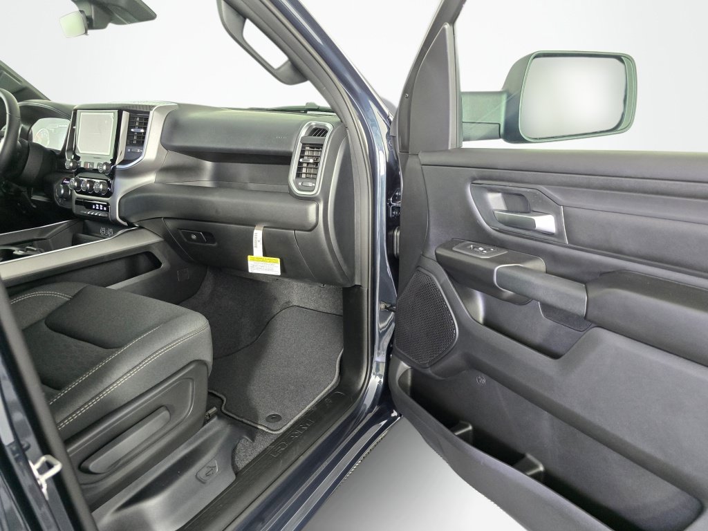 New 2026 RAM 1500 Express AWD/4WD image 34