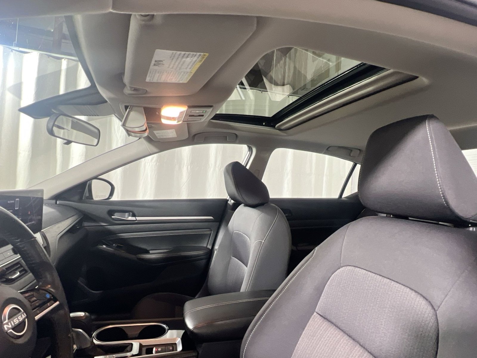 Used 2023 Nissan Altima 2.5 SV w/ SV Premium Package image 25