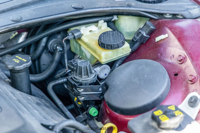 Used 2004 Ford Thunderbird Deluxe image 33