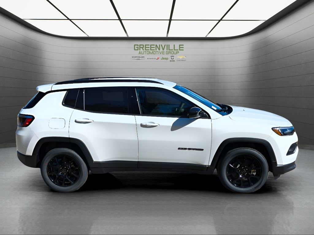 New 2026 Jeep Compass Latitude image 8