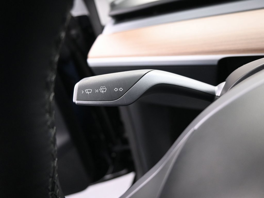 Used 2025 Tesla Model Y Long Range image 20