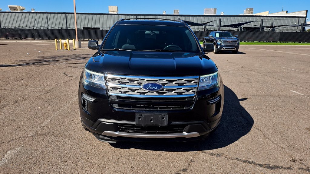 Used 2018 Ford Explorer XLT FWD image 3