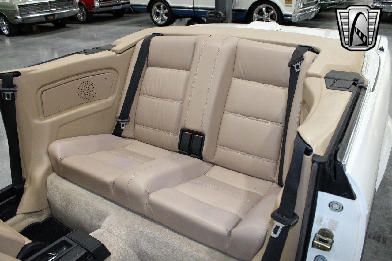 Used 1988 BMW 325i Convertible image 8