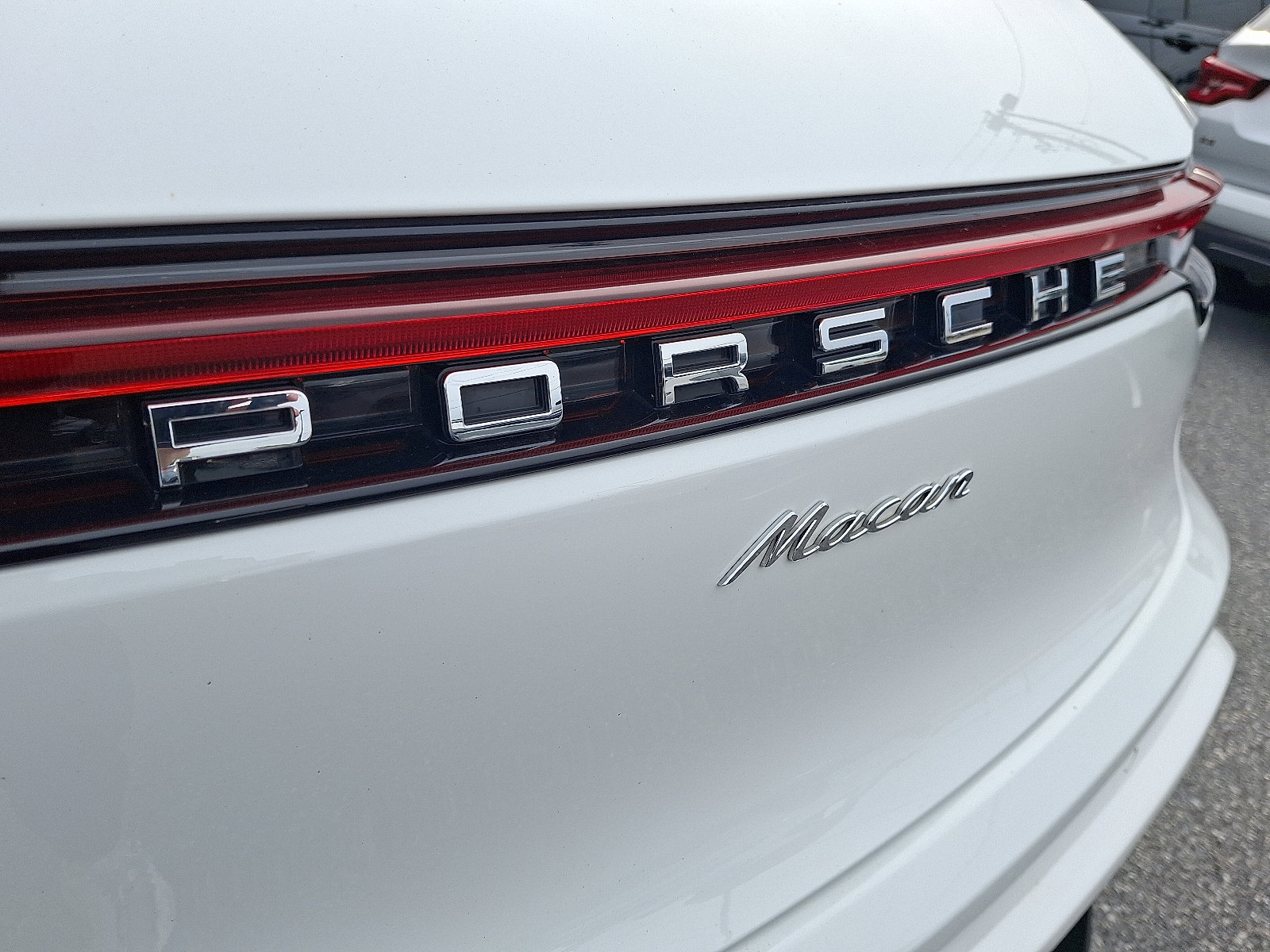 Used 2023 Porsche Macan image 31