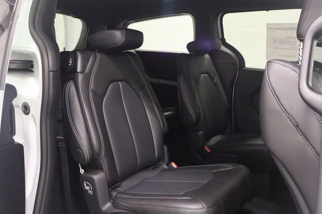 New 2026 Chrysler Voyager LX image 15