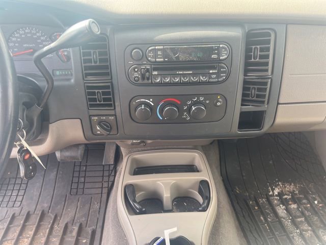 Used 2004 Dodge Dakota SLT w/ Deluxe Convenience Group AWD/4WD image 15