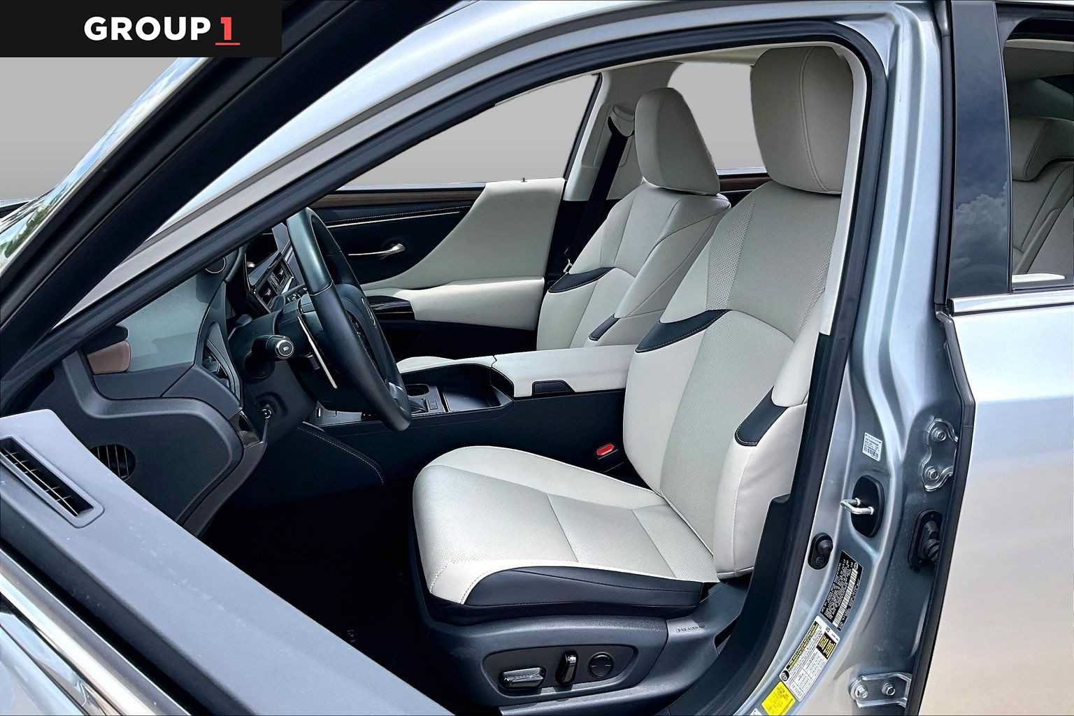 Certified 2025 Lexus ES 350 w/ Premium Package FWD image 7