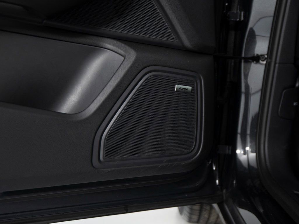 Certified 2025 Porsche Macan image 21