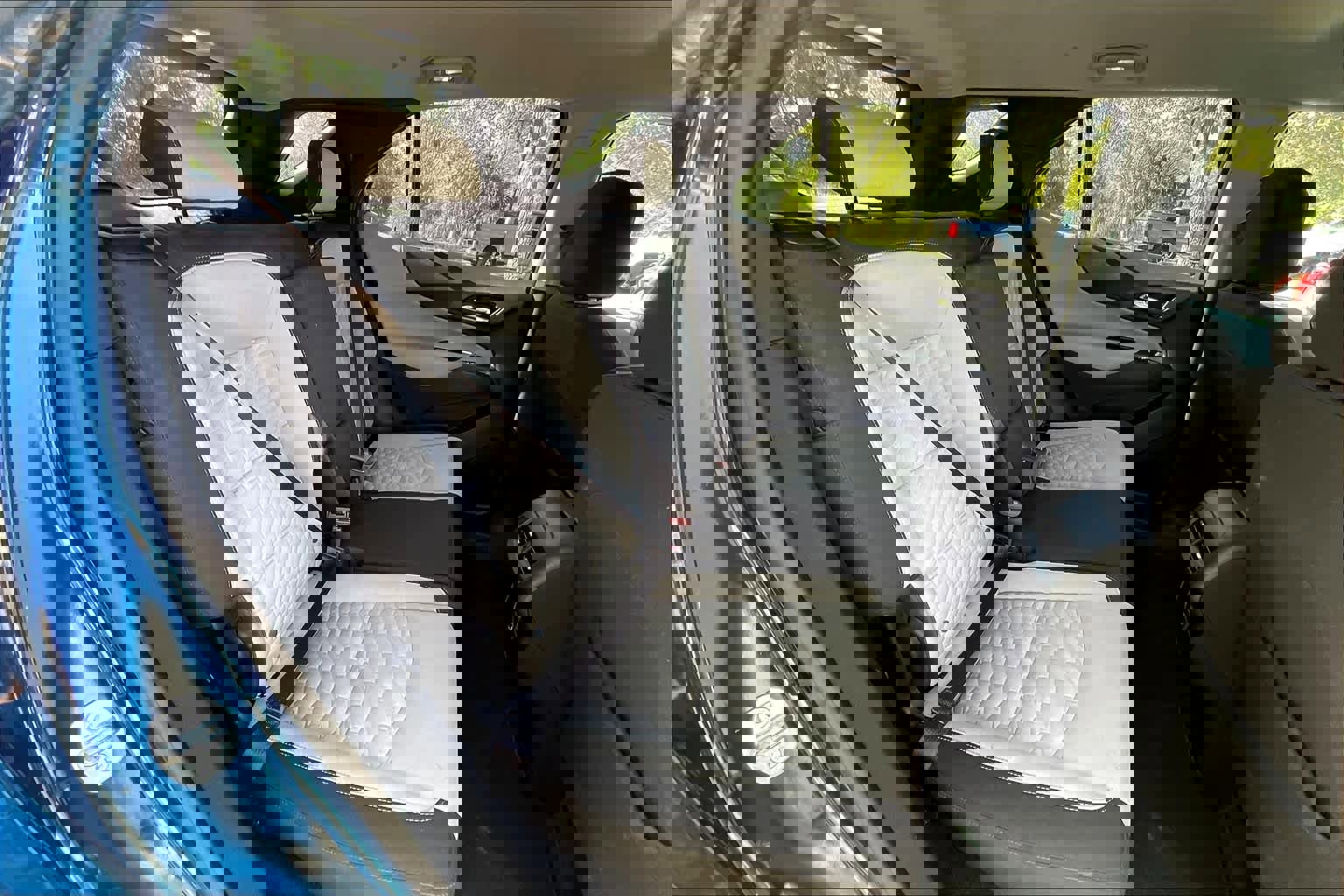 Used 2020 Chevrolet Equinox LT w/ Driver Convenience Package image 26