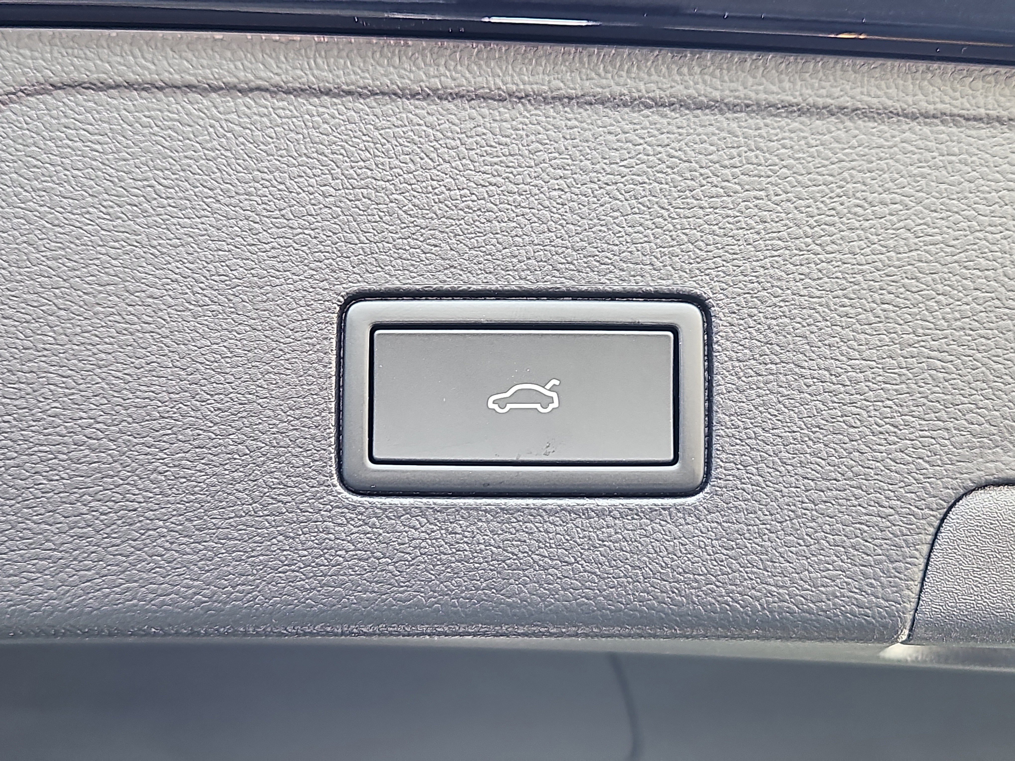 New 2026 Volkswagen Atlas Cross Sport SEL R-Line image 15