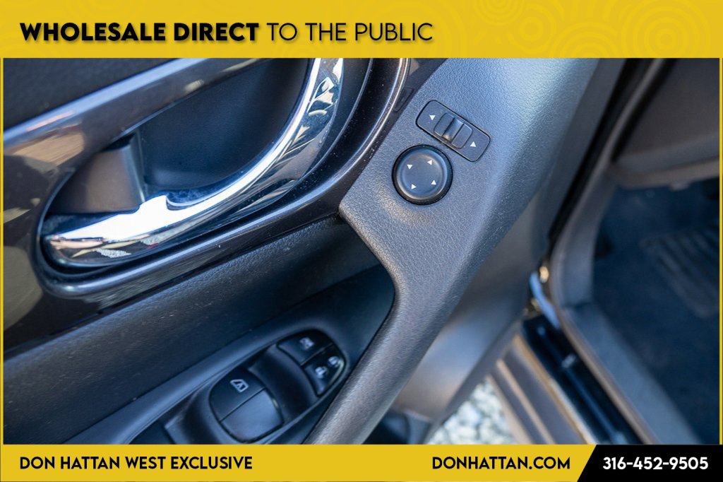 Used 2018 Nissan Rogue S image 13