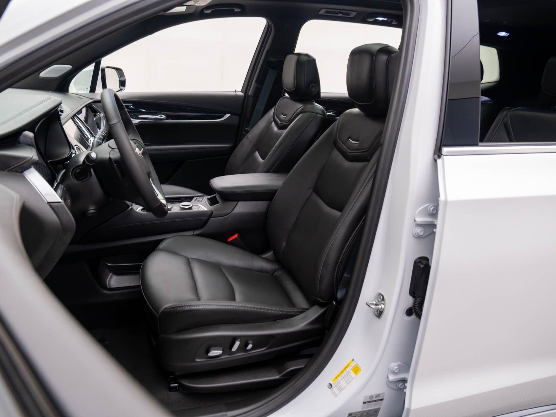 New 2025 Cadillac XT6 Premium Luxury image 9