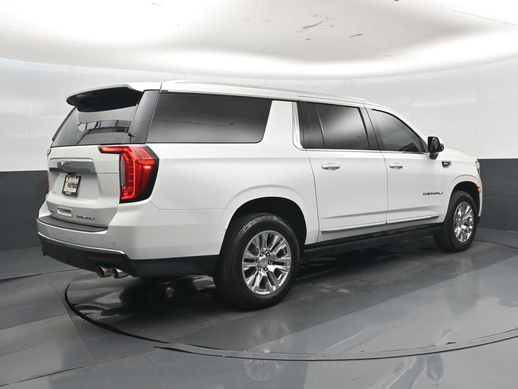 Used 2022 GMC Yukon XL Denali AWD/4WD image 31