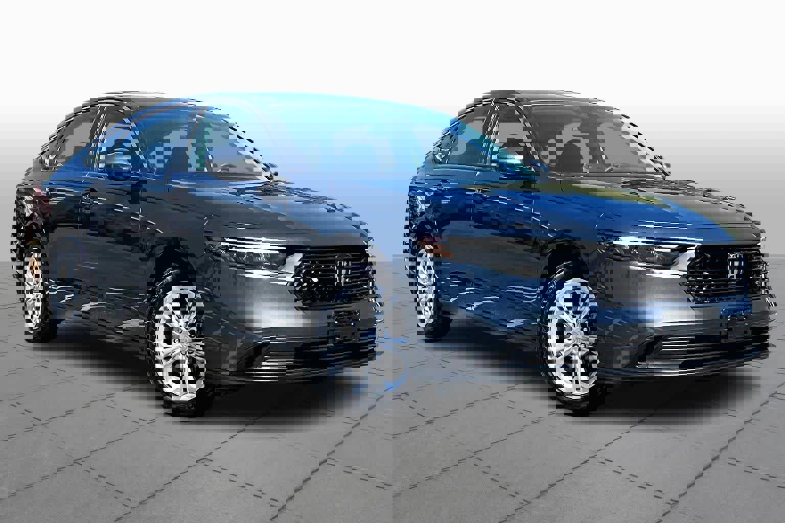 Used 2025 Honda Accord LX image 3