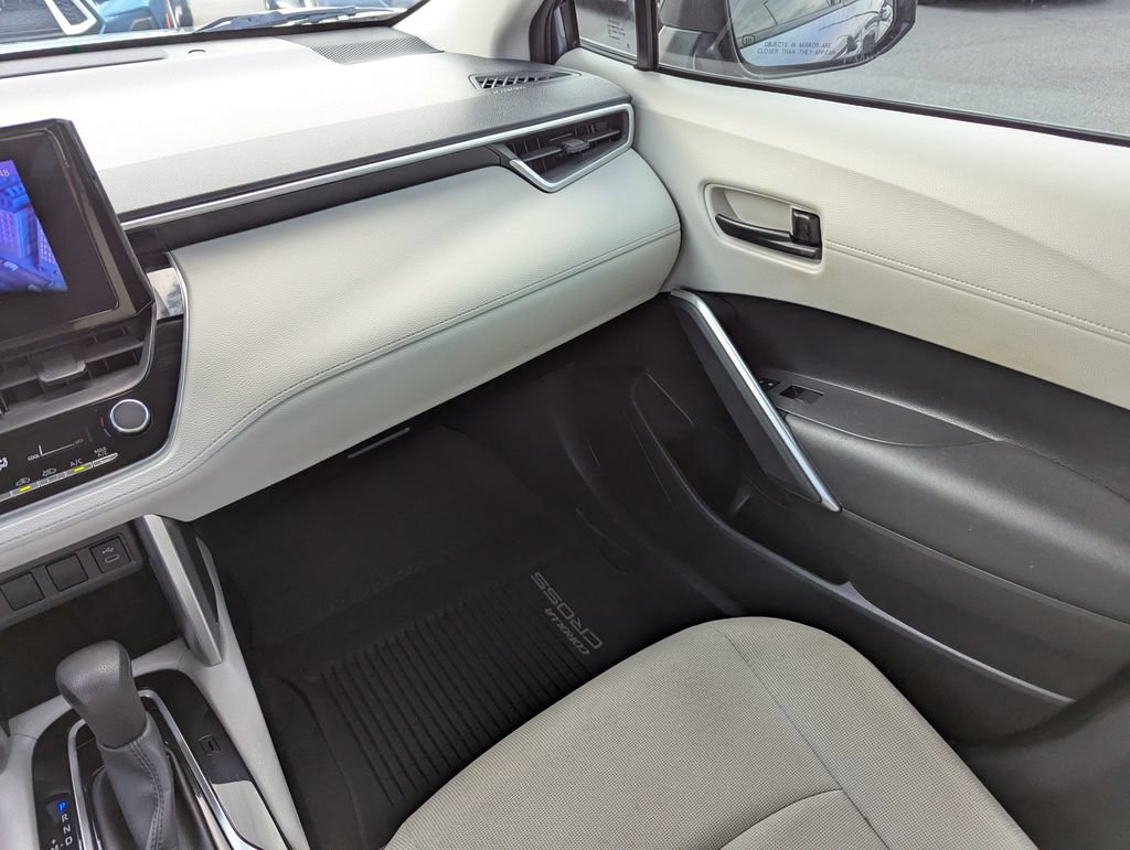 Used 2023 Toyota Corolla Cross L FWD image 18
