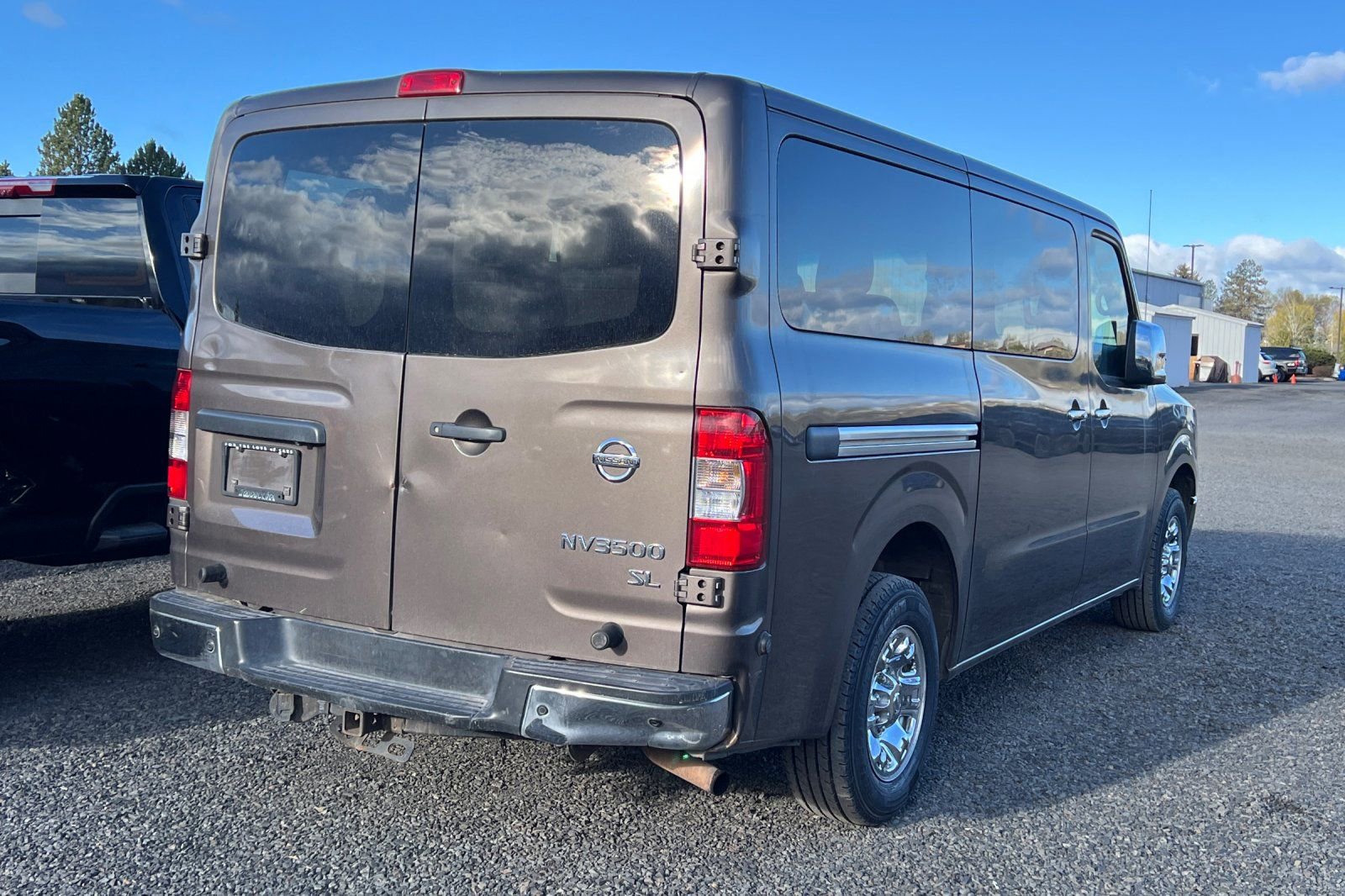 Used 2019 Nissan NV 3500 SL image 4
