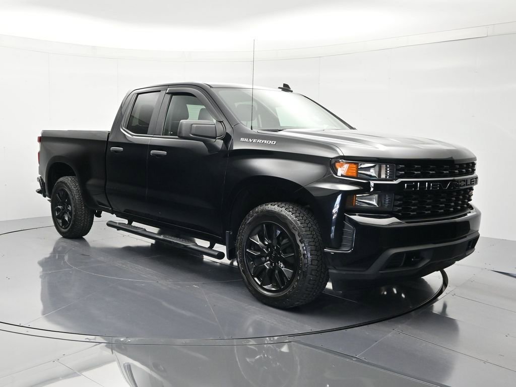 Certified 2021 Chevrolet Silverado 1500 Custom RWD image 3