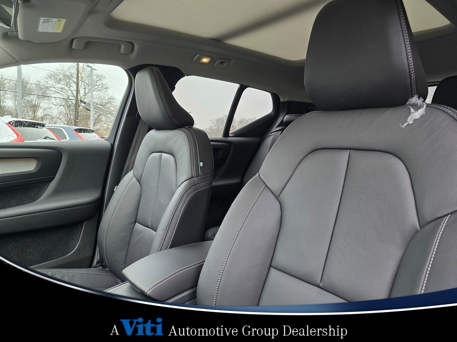 Used 2025 Volvo XC40 B5 Core w/ Protection Package Premier image 12