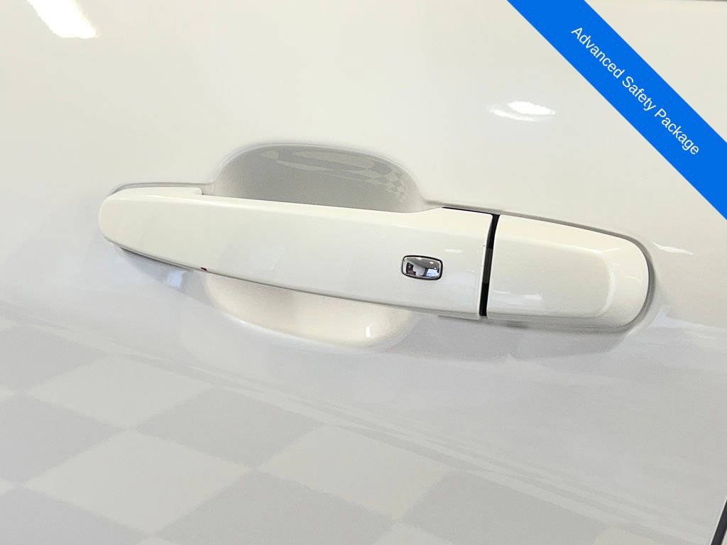 Used 2023 Chevrolet Equinox RS w/ RS Leather Package image 7