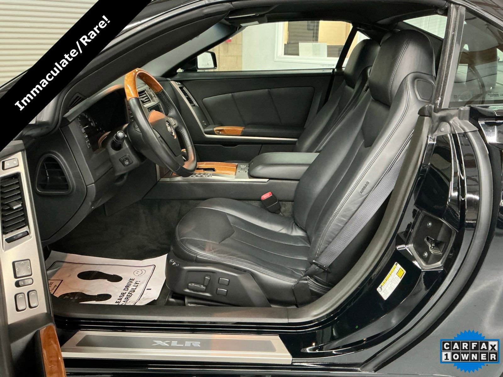 Used 2005 Cadillac XLR image 21
